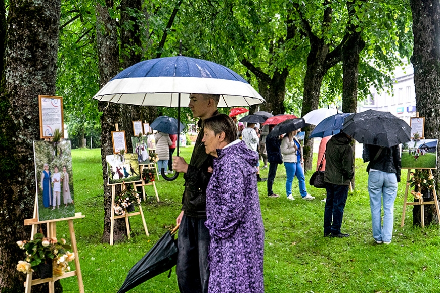 Neparasta fotoizstāde Vienības parkā Limbažos