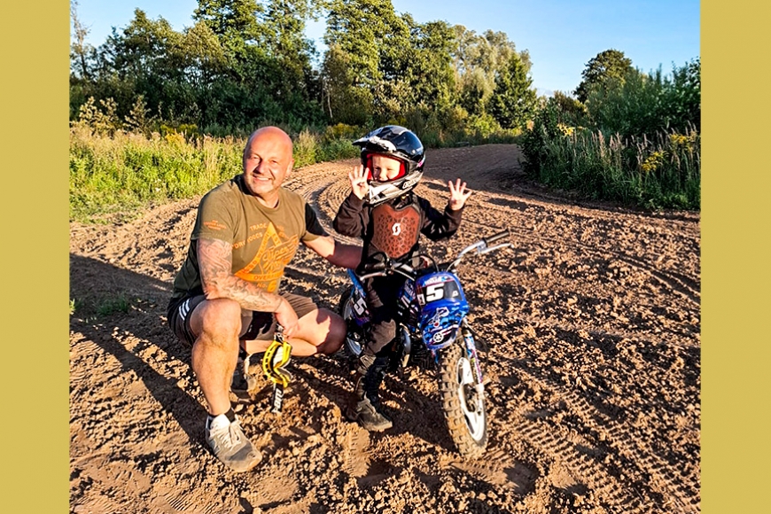 Jaunais limbažnieks Leo aizrāvies ar motosportu