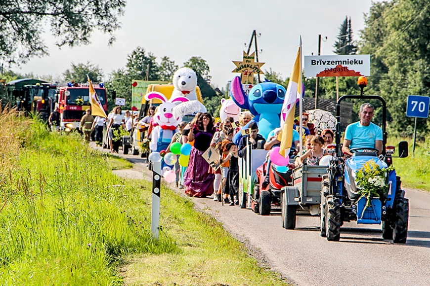 Puikulē aizvadīta skaista un vienojoša Brīvzemnieku pagasta 80. jubileja