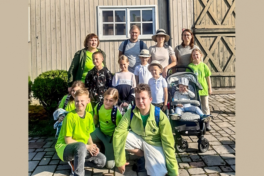 Arī Liepupes pamatskolas mazpulcēni Kārļa Ulmaņa atceres pasākumā «Pikšās»