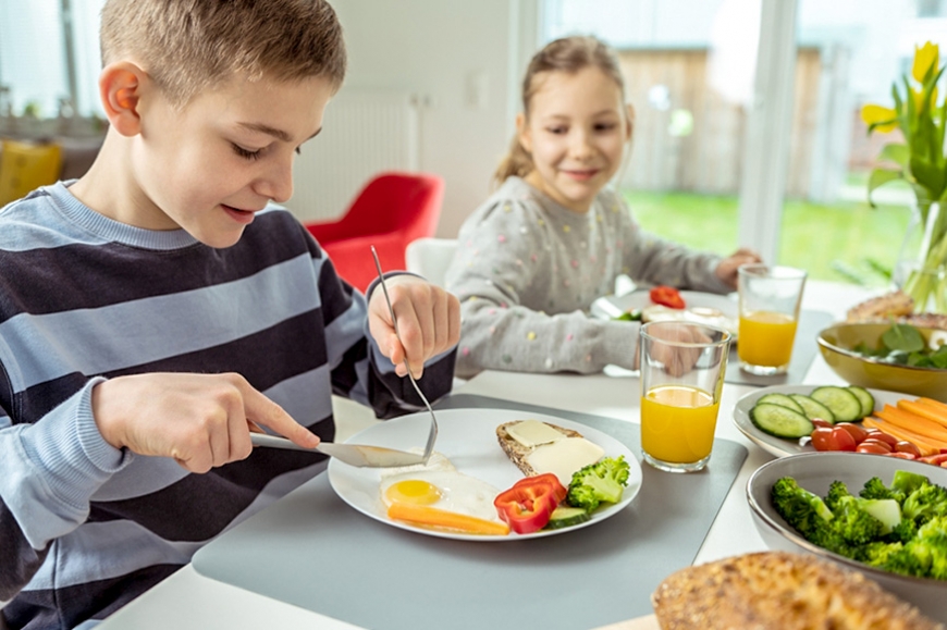Speciālistu ieteikumi skolas vecuma bērna ēdienkartei