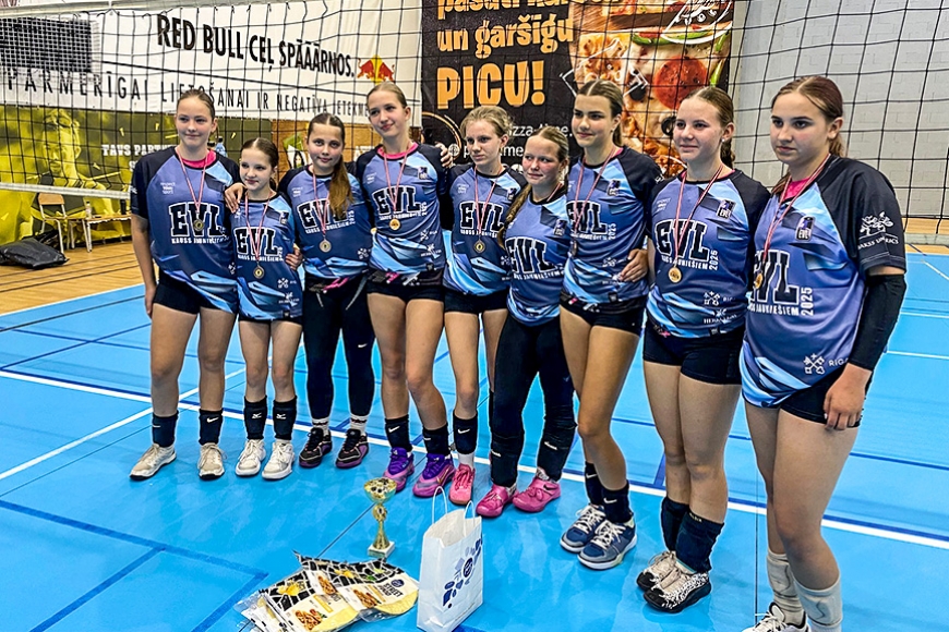 U15 volejbolistes sezonu sāk ar bronzas kausu