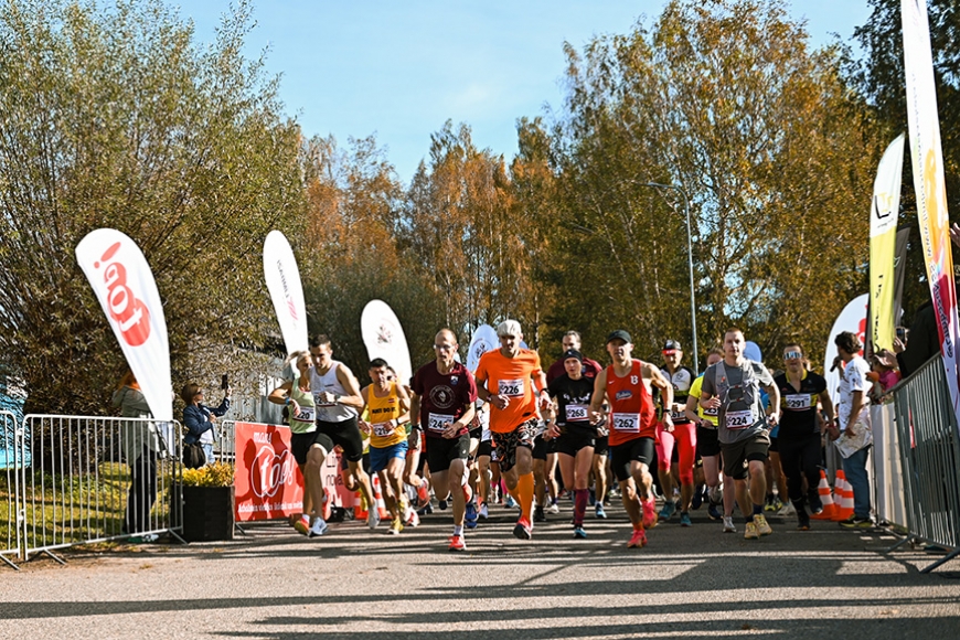 Apkārt Lielezeram skrien aizvien vairāk sportistu