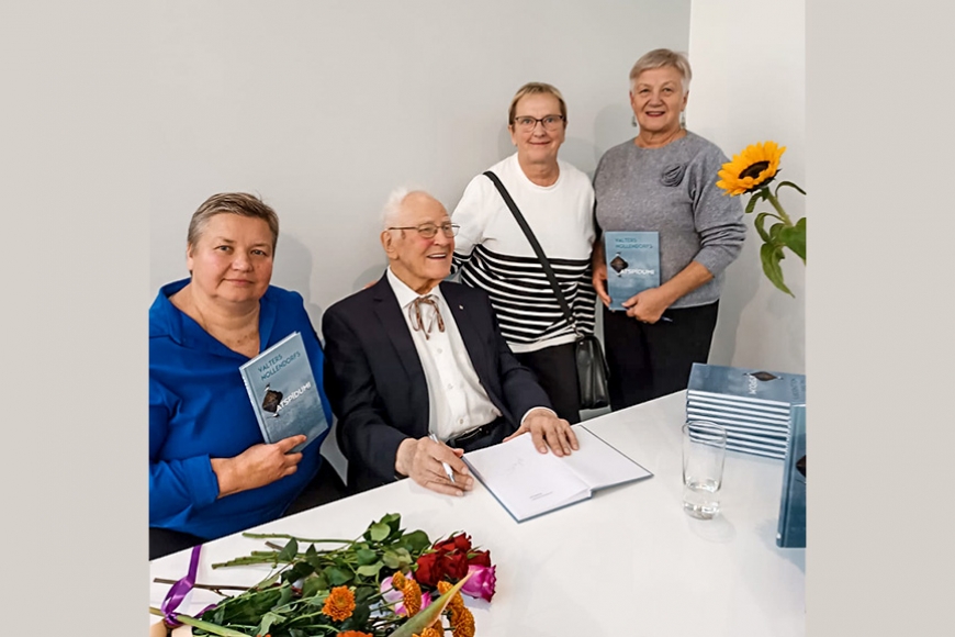 Valtera Nollendorfa dzejoļu grāmatā «Atspīdumi» arī veltījums Viļķenes skolai
