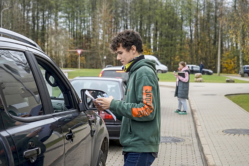 Autoorientēšanās sacensībās vāca ziedojumus pansijai «Sprīdīši»