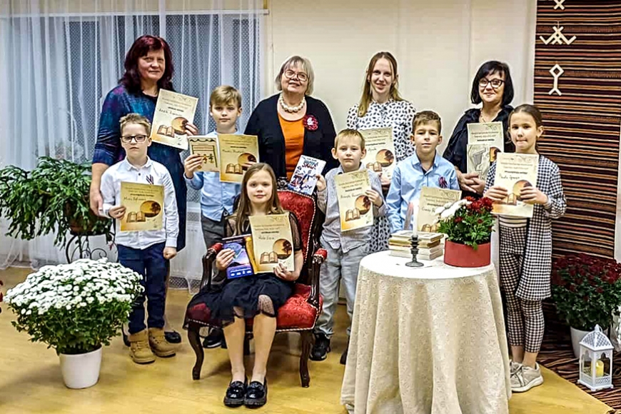Puikules bibliotēkā aizvadīts Skaļās lasīšanas konkurss