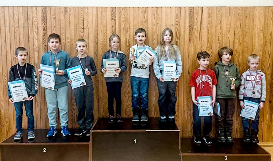 Liepupes pamatskolā aizritējušas novada skolēnu sacensības dambretē