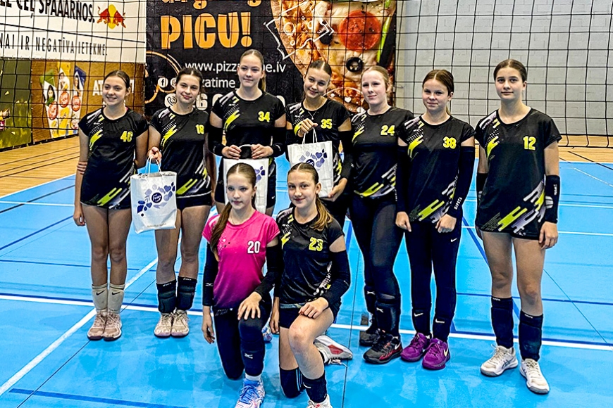 Limbažu U14 volejbolistes sīvās cīņās Cēsīs noslēdz Jaunatnes čempionātu