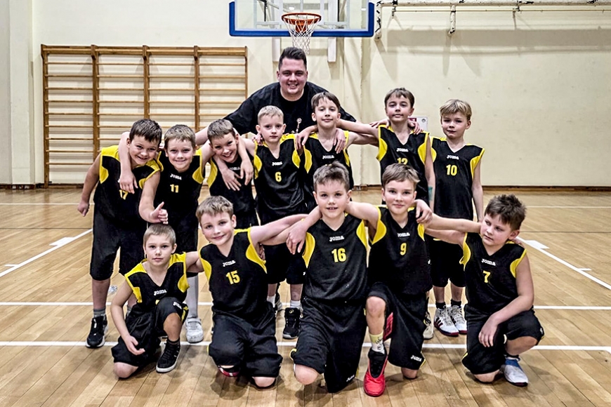 «Mini kausa» turnīrā cīnās U10 grupas basketbolisti