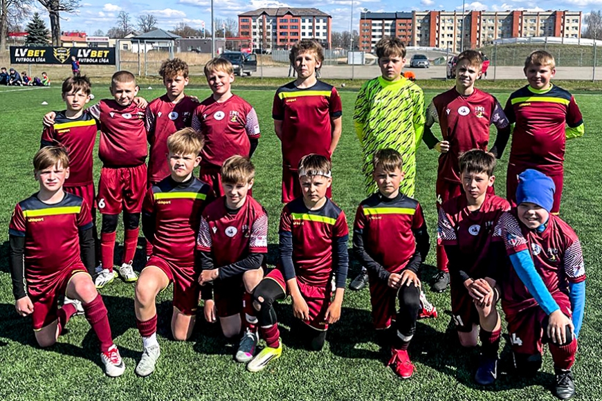 Jaunatnes čempionāta vasaras sezonu pārliecinoši atklāj U12 futbolisti