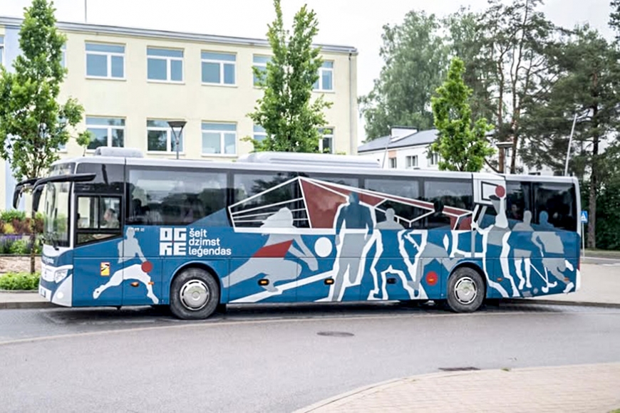 Vidzeme: Ogres novada izglītības iestādes izmanto pašvaldības elektroautobusu