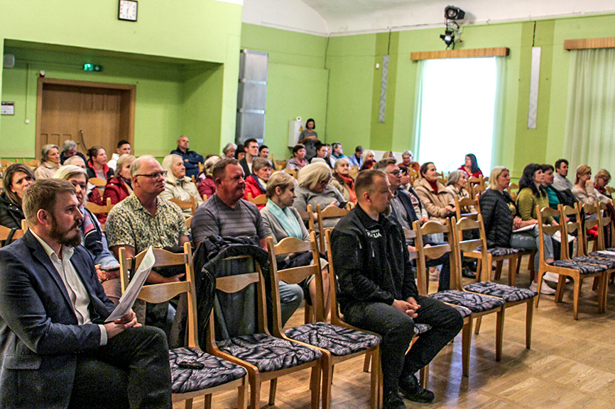 Iedzīvotāji Alojā iestājas par novadpētniecības centru un satraucas par bērnudārzu (ziņa/aktualitāte